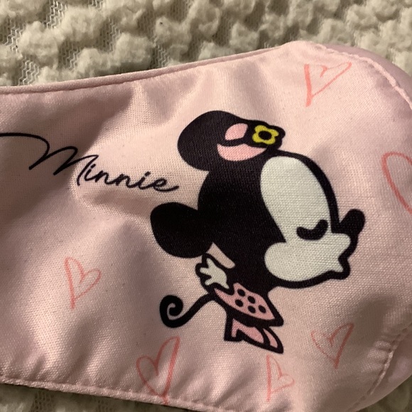 Mickey and Minnie Mouse face mask - Picture 2 of 4